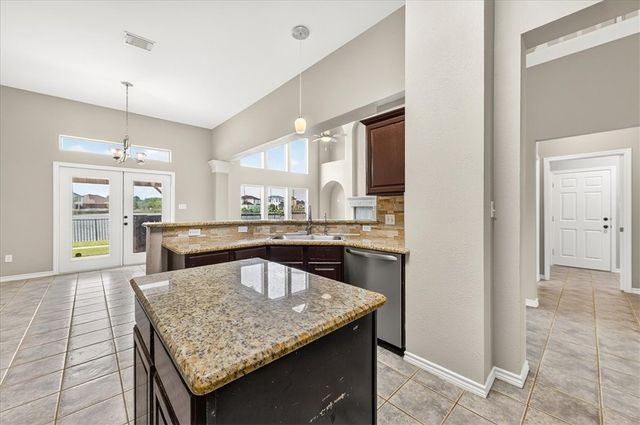7414 Lake Micala Dr, Corpus Christi, TX 78413