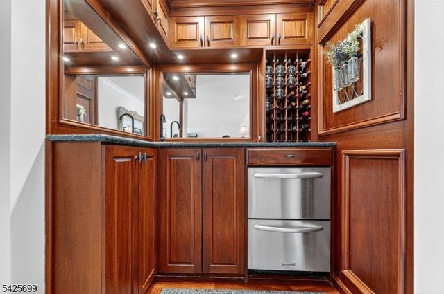 48 Tree Top Rd, Readington Twp., NJ 08889