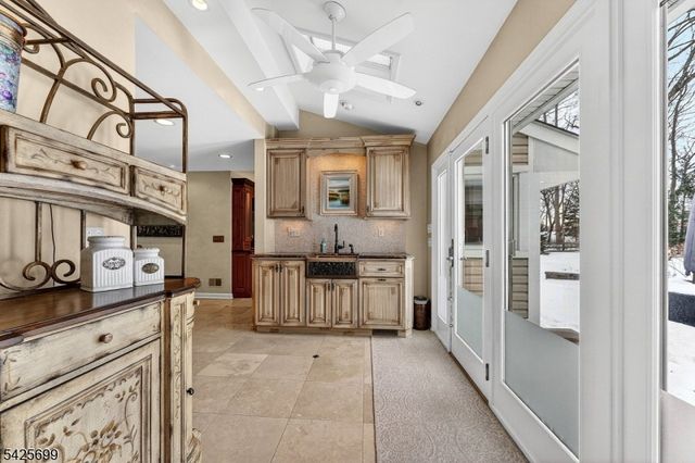 48 Tree Top Rd, Readington Twp., NJ 08889