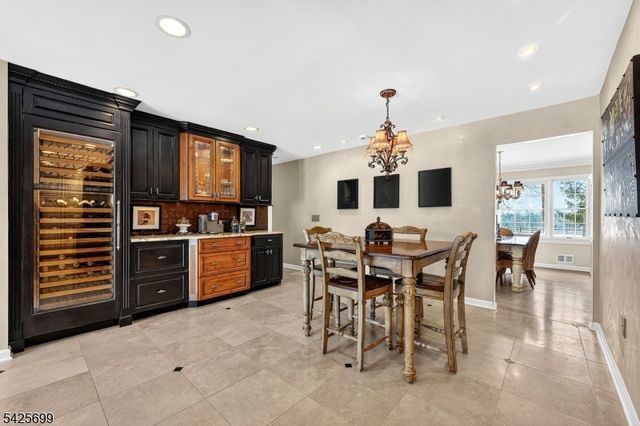 48 Tree Top Rd, Readington Twp., NJ 08889