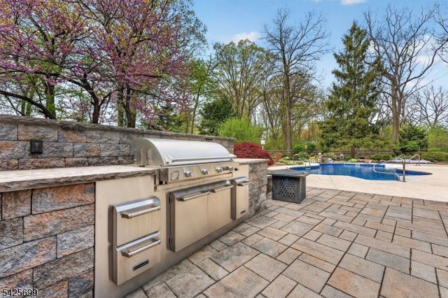 48 Tree Top Rd, Readington Twp., NJ 08889