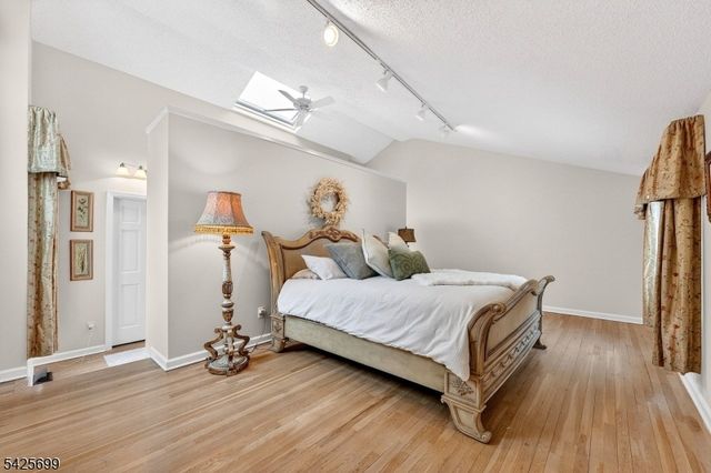 48 Tree Top Rd, Readington Twp., NJ 08889