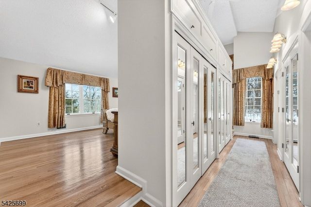 48 Tree Top Rd, Readington Twp., NJ 08889