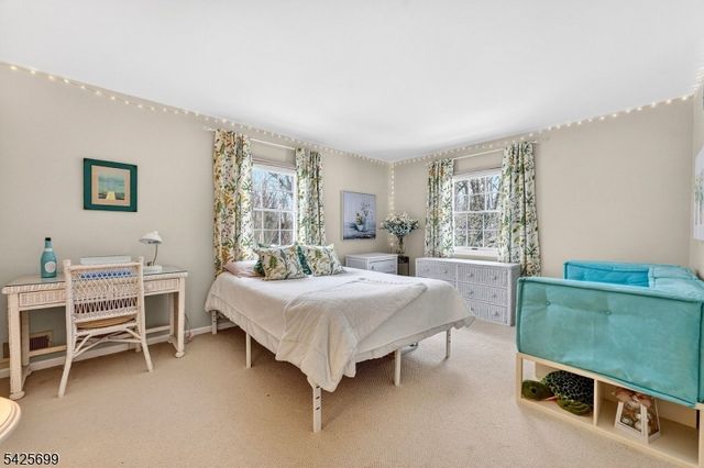 48 Tree Top Rd, Readington Twp., NJ 08889