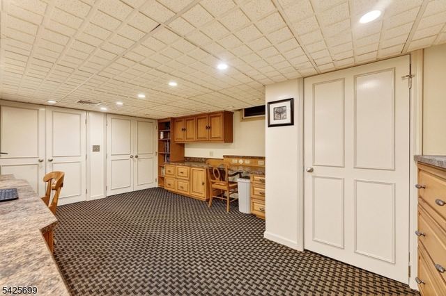 48 Tree Top Rd, Readington Twp., NJ 08889