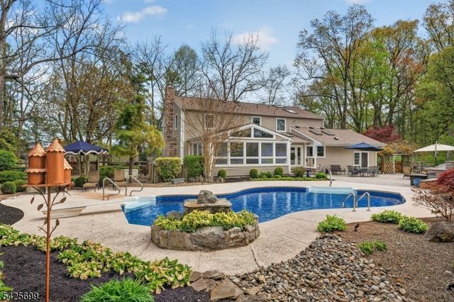 48 Tree Top Rd, Readington Twp., NJ 08889