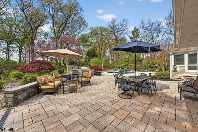 48 Tree Top Rd, Readington Twp., NJ 08889