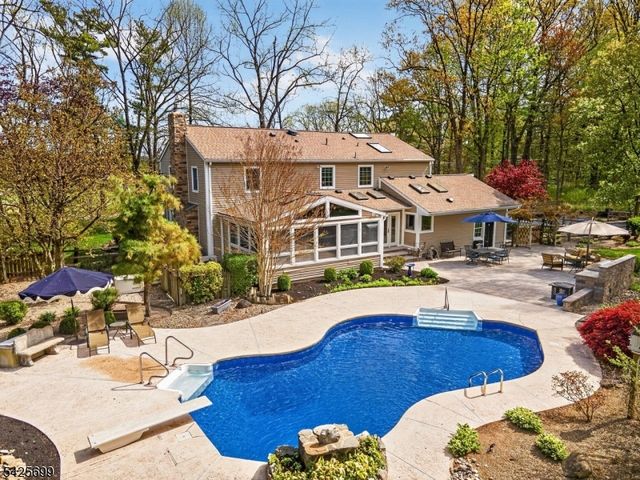 48 Tree Top Rd, Readington Twp., NJ 08889