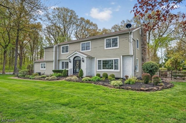 48 Tree Top Rd, Readington Twp., NJ 08889