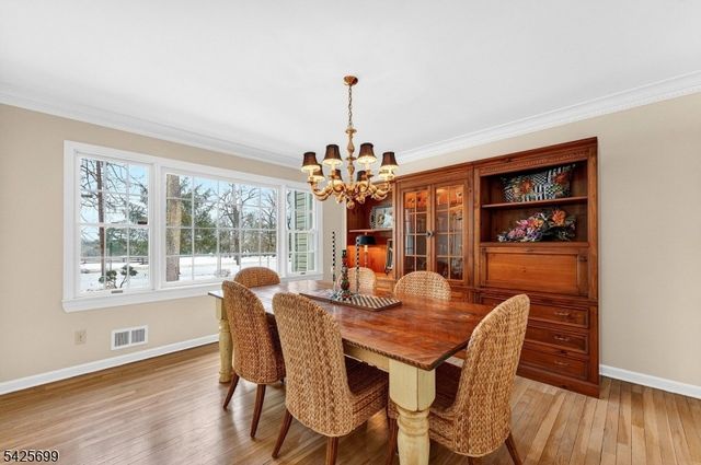 48 Tree Top Rd, Readington Twp., NJ 08889