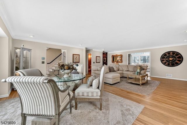 48 Tree Top Rd, Readington Twp., NJ 08889