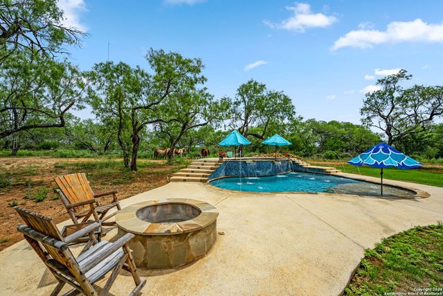 10651 KOSUB LN, San Antonio, TX 78223