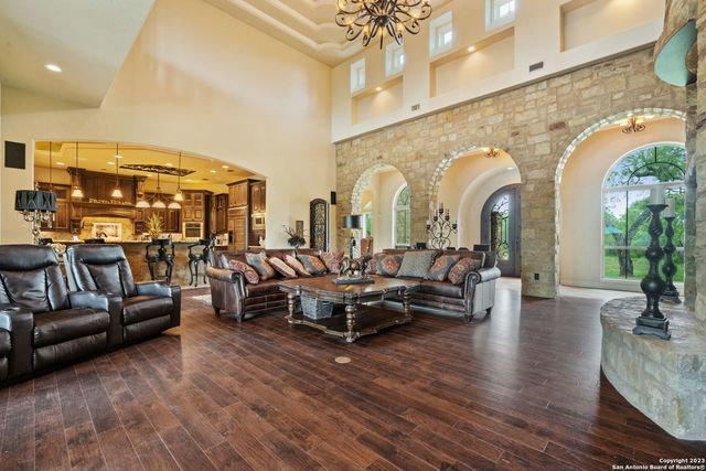 10651 KOSUB LN, San Antonio, TX 78223