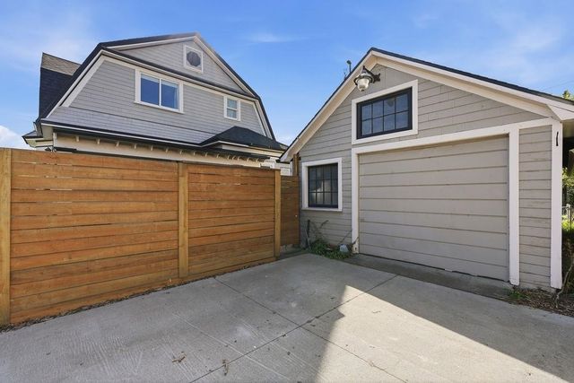 2323 N Wall St, Spokane, WA 99205