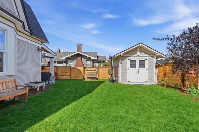 2323 N Wall St, Spokane, WA 99205