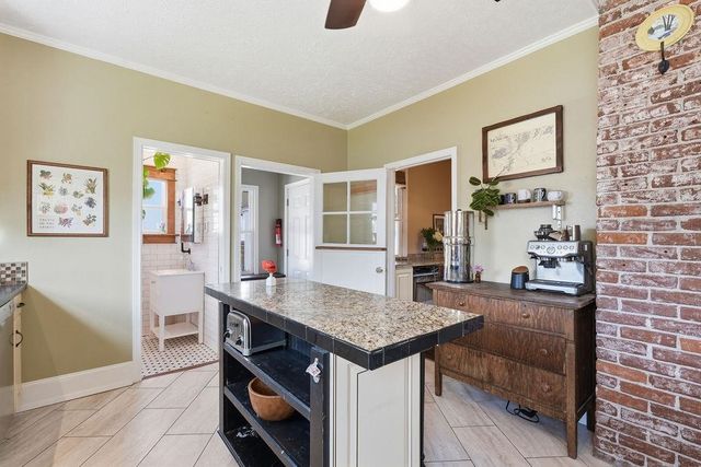 2323 N Wall St, Spokane, WA 99205