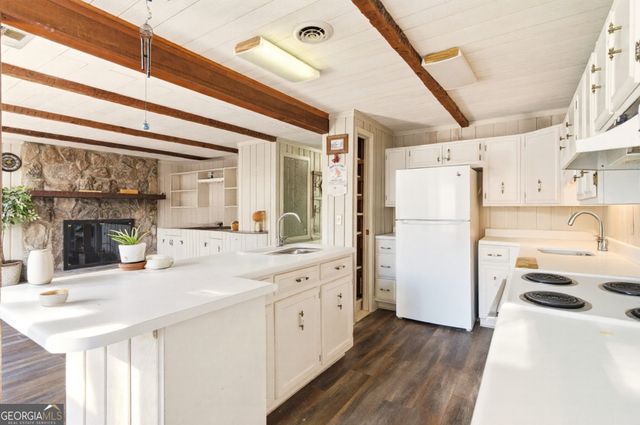 452 E Sugarbush Drive, Dillard, GA 30537