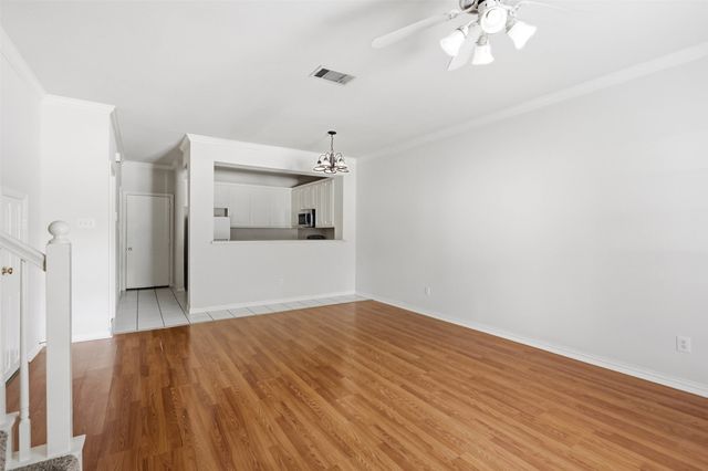 121 Wildwood Court 200, Grapevine, TX 76051