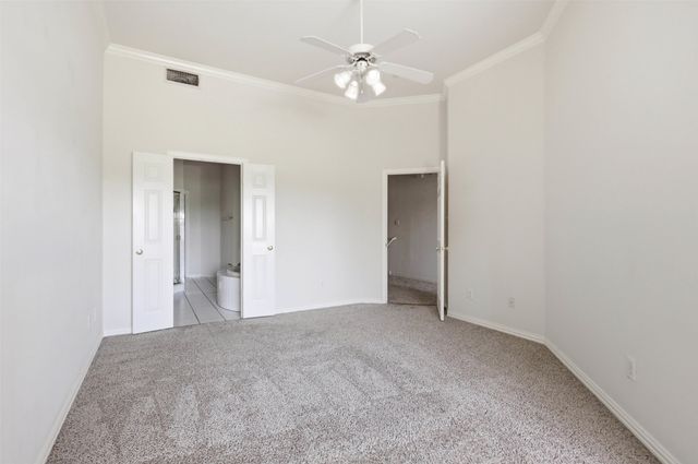 121 Wildwood Court 200, Grapevine, TX 76051