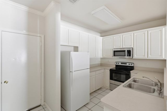 121 Wildwood Court 200, Grapevine, TX 76051
