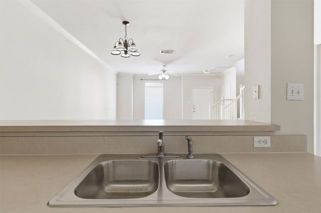 121 Wildwood Court 200, Grapevine, TX 76051
