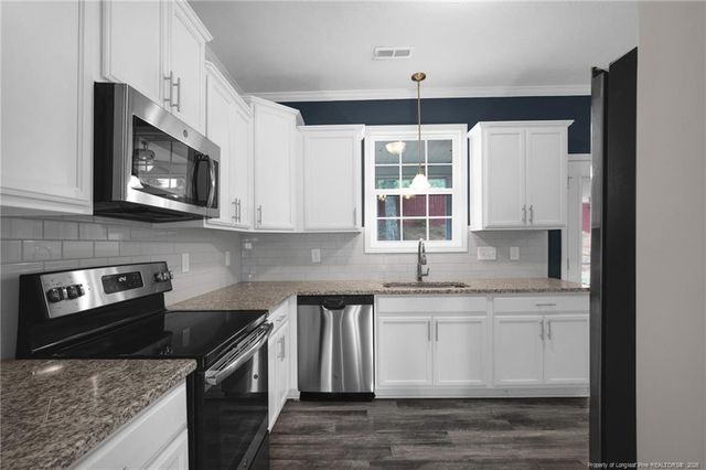 890 DUVAL Drive, Fayetteville, NC 28304