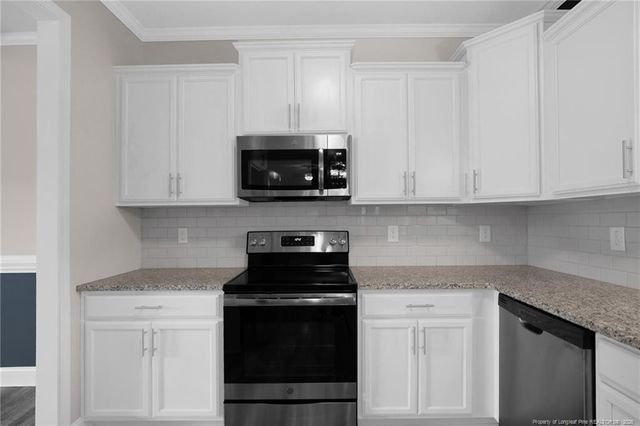 890 DUVAL Drive, Fayetteville, NC 28304