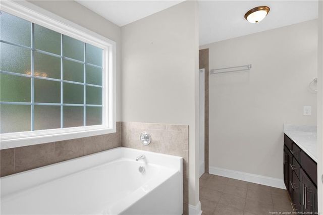 890 DUVAL Drive, Fayetteville, NC 28304