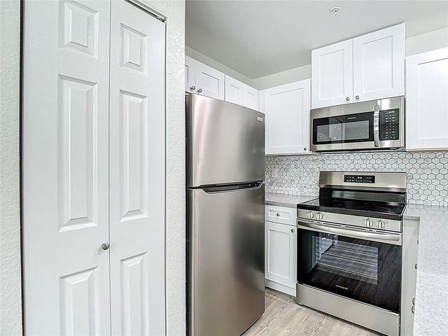 326 S GROSSE AVENUE 2, Tarpon Springs, FL 34689