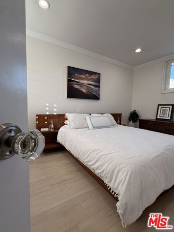 1144 17th Street 11, Santa Monica, CA 90403