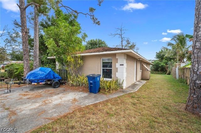 5449 10th AVE, Fort Myers, FL 33907