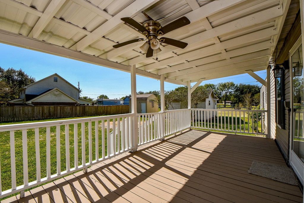 3610 Alice Street, Fresno, TX 77545