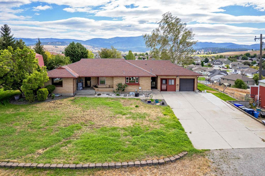 1007 S Barker Rd, Greenacres, WA 99016 photo 2