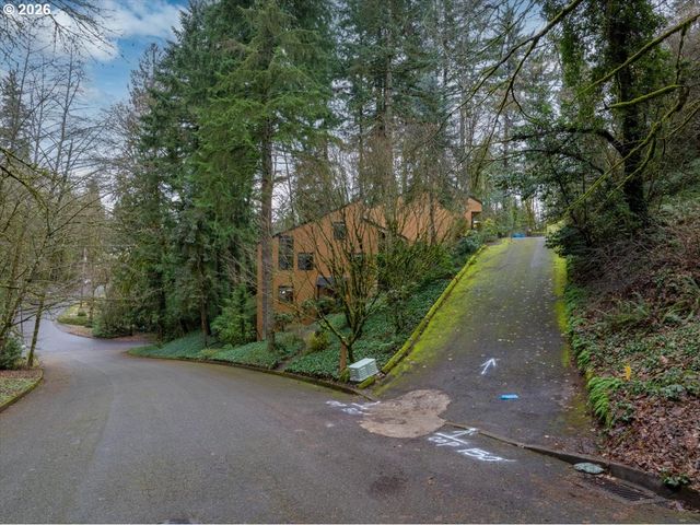 3014 Sw NOTTINGHAM Dr, Portland, OR 97201