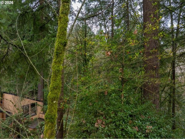 3014 Sw NOTTINGHAM Dr, Portland, OR 97201