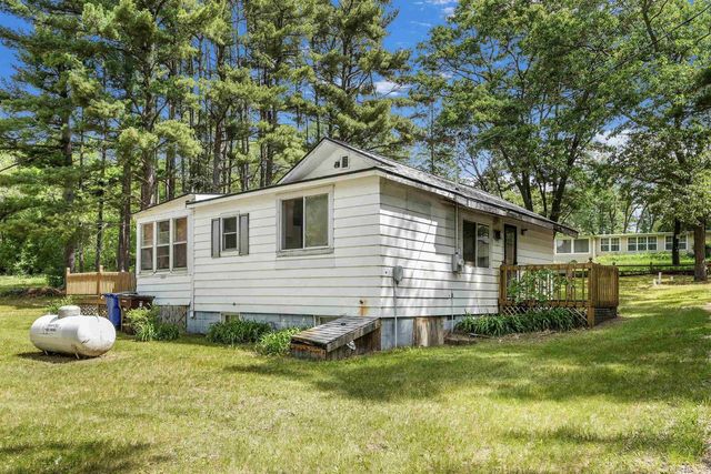 3266 N Parker Lake Road, Oxford, WI 53952