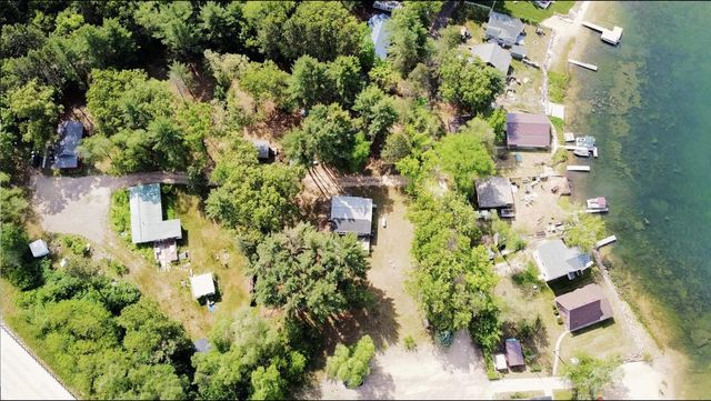 3266 N Parker Lake Road, Oxford, WI 53952