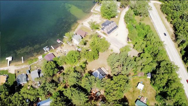 3266 N Parker Lake Road, Oxford, WI 53952