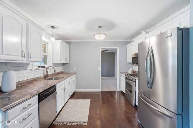 1678 N Smith Drive, Genoa, OH 43430