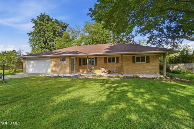 1678 N Smith Drive, Genoa, OH 43430