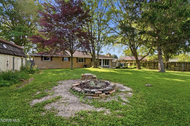 1678 N Smith Drive, Genoa, OH 43430