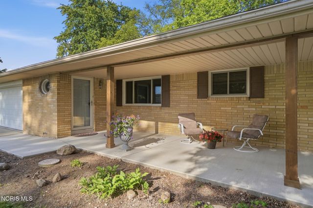 1678 N Smith Drive, Genoa, OH 43430