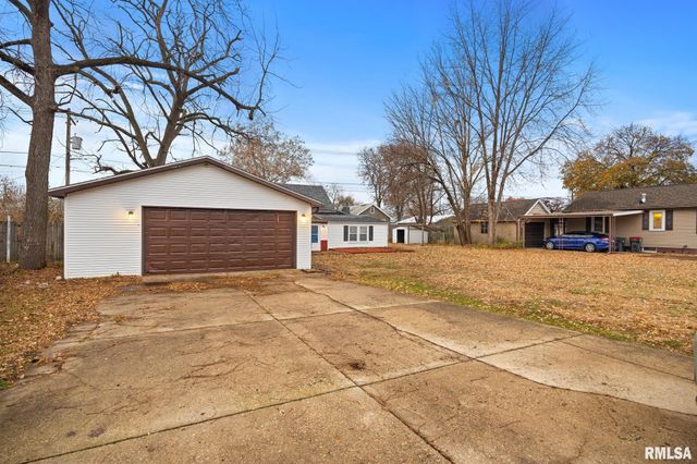 1223 S 8TH Street, Pekin, IL 61554