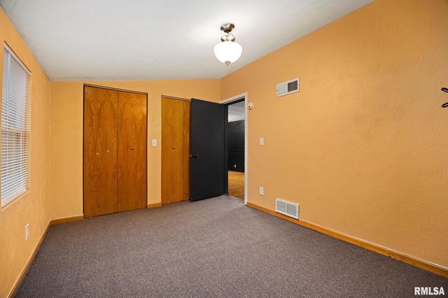 1223 S 8TH Street, Pekin, IL 61554