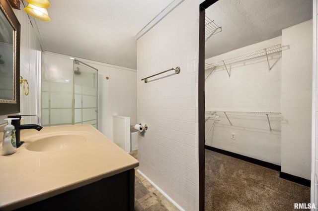 1223 S 8TH Street, Pekin, IL 61554