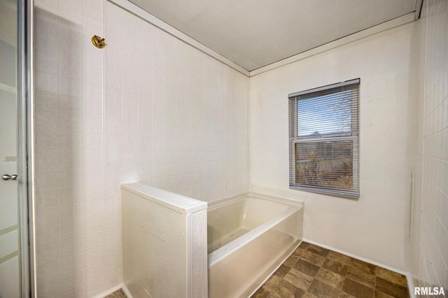 1223 S 8TH Street, Pekin, IL 61554