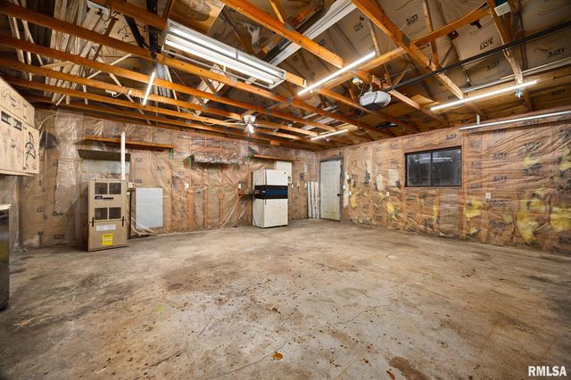 1223 S 8TH Street, Pekin, IL 61554