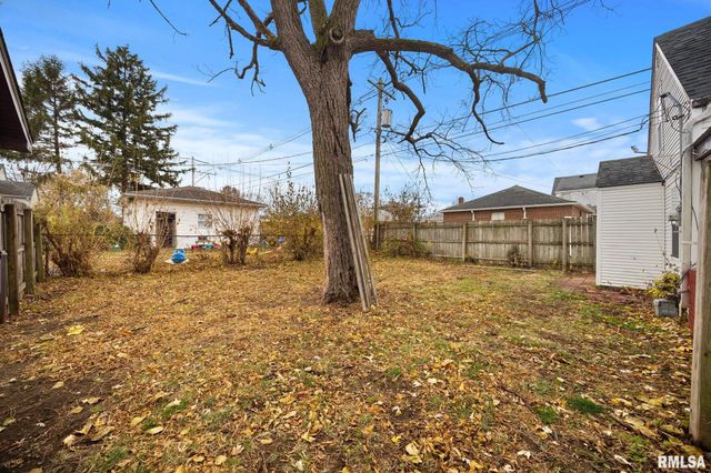 1223 S 8TH Street, Pekin, IL 61554