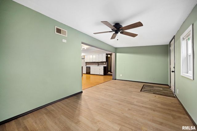 1223 S 8TH Street, Pekin, IL 61554