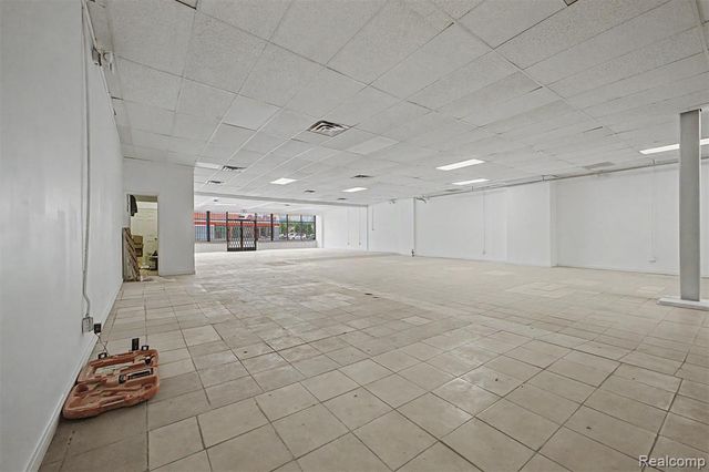 19323 W Warren Avenue, Detroit, MI 48228